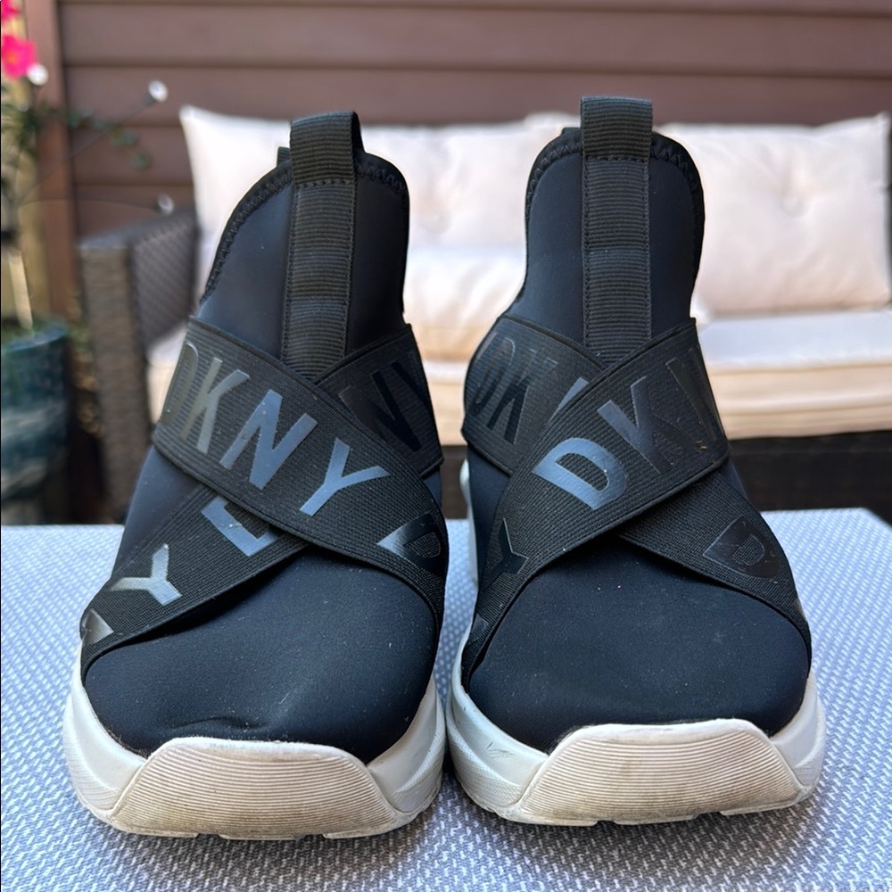*DKNY Leya Wedge  Womens Sz 9.5M Black White Slip On Sneakers